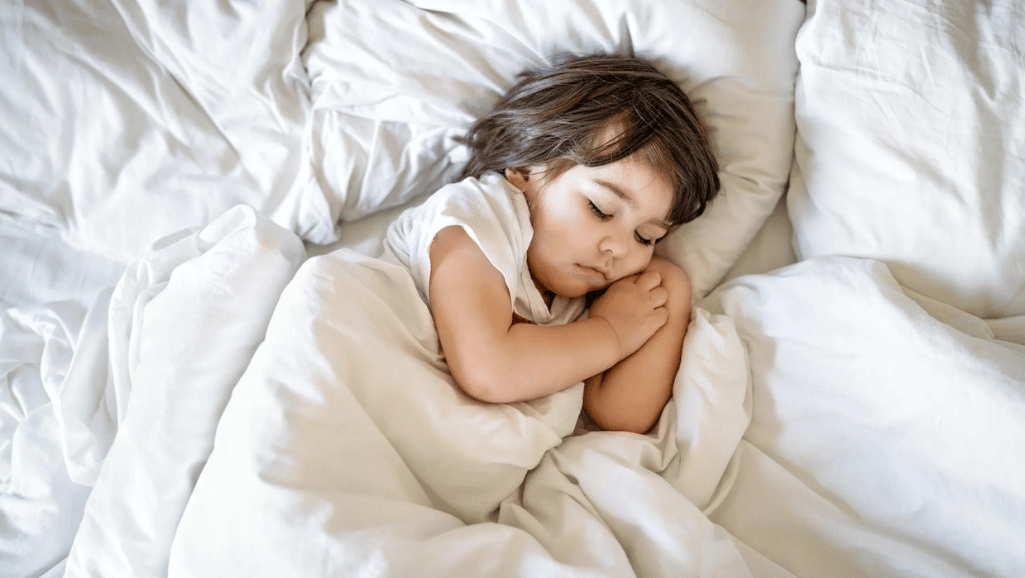 when to give toddler pillow