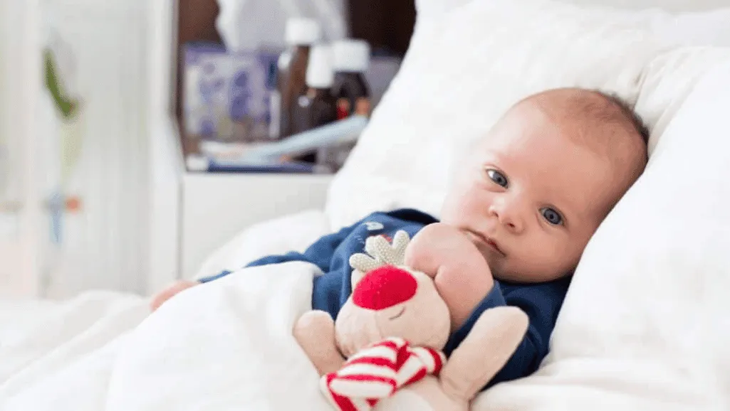 safe alternatives to blankets for baby. When Can Babies Have Blankets and Pillows?