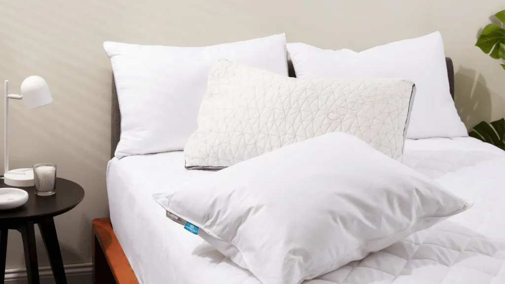 Luxury bed pillows with adjustable filling and cooling properties