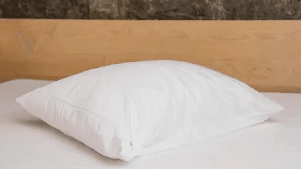 Protective cover for pillows Protective cover for pillows